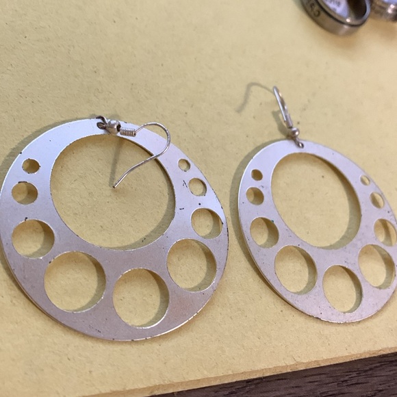 Unique earrings - Picture 3 of 4